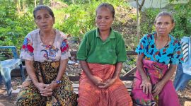 Tiga Ibu Rumah Tangga Asal Wae Togo, Lembor Selatan (Foto: Tim Info Kini)