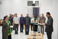 Waakil Bupati Vicente Hornai Gonsalves, ST, secara resmi melantik Penjabat Sekretaris Daerah Kabupaten Belu, Elly CH. Rambitan, SH di Ruang Kerja Bupati Kabupaten Belu.
