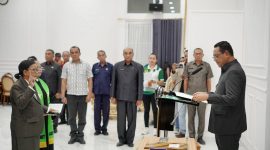 Waakil Bupati Vicente Hornai Gonsalves, ST, secara resmi melantik Penjabat Sekretaris Daerah Kabupaten Belu, Elly CH. Rambitan, SH di Ruang Kerja Bupati Kabupaten Belu.
