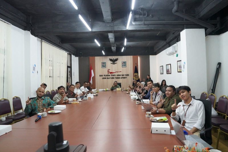 Diskusi Kepariwisataan di Ruang Rapat Florata, Kantor BPOLBF.