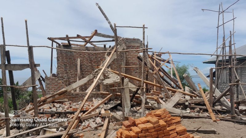 Salah satu Rumah Warga Wae Togo yang menjadi Korban pengerusakan oleh Warga Pela atas perintah Tu'a Adat Kampung Pela