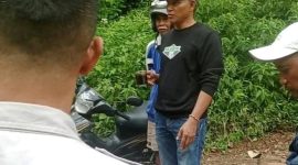 Rofinus Rahmat, anggota DPRD Mabar tinjau lansung jalur Bambor - Werang yang terdampak Longsor