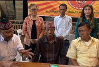 Kuasa Hukum Alosius Oba, Irjen Pol. I Wayan Sukawinaya menyampaikan penjelasan ketidak hadiran kliennya atas undang klarifikasi di Polres Manggarai Barat pada Rabu, 18/02/2026.