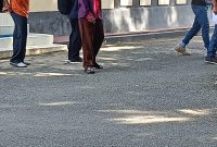 Pihak Terlapor Usai Keluar Dari Ruangan Penyidik Polres Manggarai Barat Pada Sabtu (21/02/2026) sore.