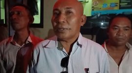 Usai Kliennya Diperiksa Oleh Penyidik Polres Mabar, Aldri Dalton Ndolu, S.H Menemui Sejumlah Awak Media Di Halaman Polres Mabar Pada Rabu (25/02/2026) Malam.  