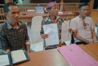 Alosius Oba Melaporkan Pater Marsel Agot di Polres Manggarai Barat pada kamis (27/02/2026).