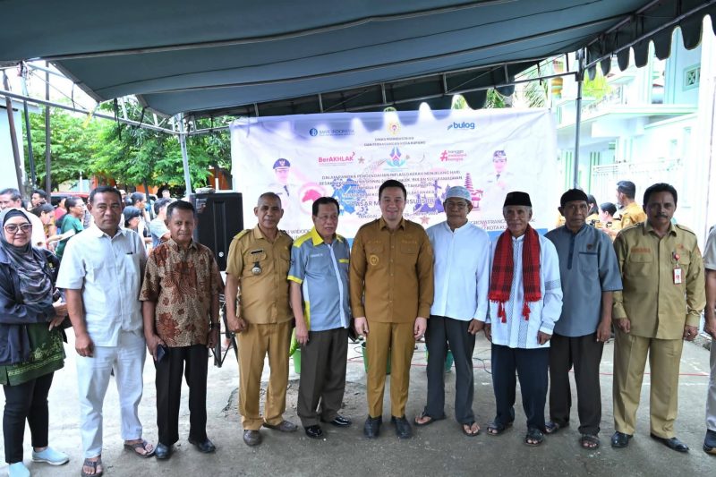 Wali Kota Kupang, dr. Christian Widodo, membuka secara resmi kegiatan Pasar Murah Bersubsidi.