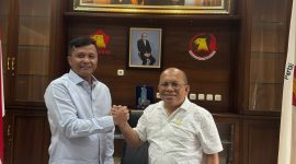 Penyerahan Mandat Komandan Nasional kepada Laurencus Pakpahan oleh Ketua Umum PP GEKIRA,Nikson Silalahi dalam seremoni di Sekretariat PP GEKIRA.