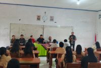 Pemateri dari Densus 88, Silvester Guntur, SH., MM., Menggelar Sosialisasi di SMA Katolik Santo Fransiskus Xaverius Ruteng pada Sabtu (6/3/2026) pagi.