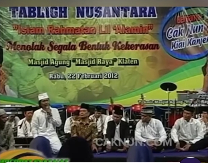 Ramalan Cak Nun Dihadapan Jemaah Tahun 2012 Menjadi Kenyataan.