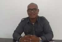 Salesius Medi, Ketua DPRD Manggarai Timur menghimbau kepada masyarakat agar selalu waspada disaat hujan dan angin kencang.