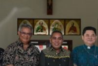 Bupati Manggarai Barat, Edistasius Endi, menghadiri pertemuan strategis bersama para Uskup se-Provinsi NTT.