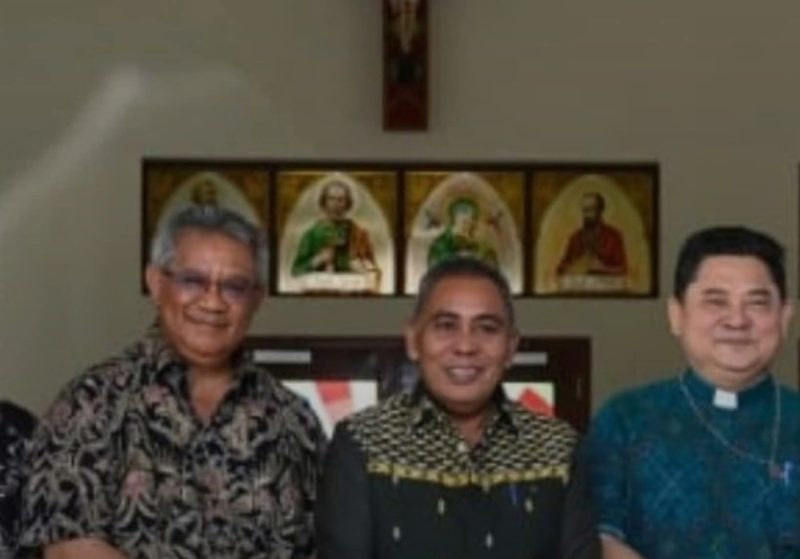 Bupati Manggarai Barat, Edistasius Endi, menghadiri pertemuan strategis bersama para Uskup se-Provinsi NTT.