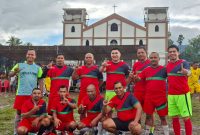 Tim Sepak Bola Singa Tua FC Laga Amal Pembangunan Gereja Paroki Reweng.