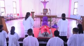 Prosesi Perayaan Misa Jumaat Agung di Paroki Sta Theresia dari Kanak-kanak Yesus Marombok.