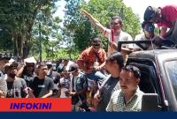 Sergio Try Dedi saat Orator Demo di Kantor BTNK Labuan Bajo.