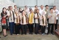 Anggota DPR - RI  Komisi IV Tinjau Lansung Gudang Bulog di Labuan Bajo.