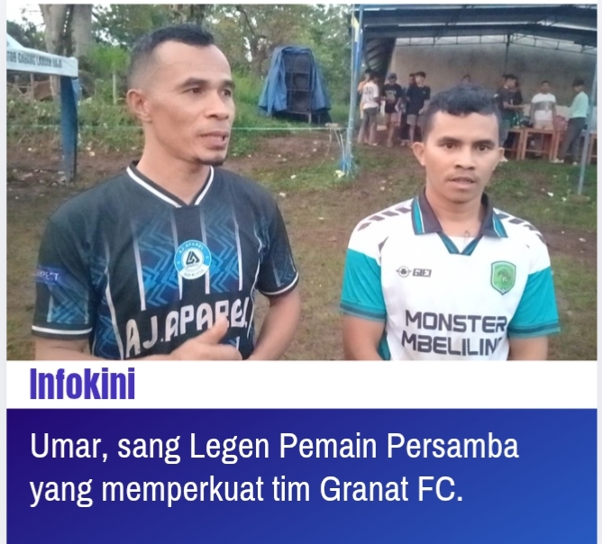 Umar, didampingi sang Coach Granat FC, Zaidul Muksim saat ditemui media usai pertandingan di lapangan Noa, desa Golo Ndoal.