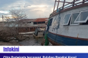 Puluhan Bangkai Kapal rusak antri di Pantai Wae Cicu Beach.