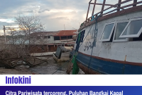 Puluhan Bangkai Kapal rusak antri di Pantai Wae Cicu Beach.