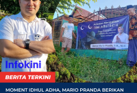 Aksi Peduli sesama, Mario Pranda, berikan samping kurban di Masjid Nurul Falag kampung Dalong.