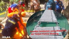 Kedua Jenazah saat di evakuasi oleh Tim SAR dan Kepolisian di Air Terjun Cunca Wulang.