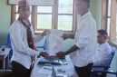Mikael Jaman,Bakal Calon Kepala Desa saat mendaftar di Panitia Pilkades Desa Wae Jare (foto ist).