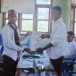 Mikael Jaman,Bakal Calon Kepala Desa saat mendaftar di Panitia Pilkades Desa Wae Jare (foto ist).
