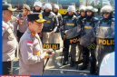 Kapolres Mabar, AKBP Christian Kadang, S.I.K., pimpin lansung latihan simulasi masa unjuk Rasa di halaman kantor Polres Mabar.