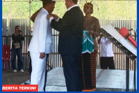 Prosesi Pelantikan Abdul Rahman sebagai Kepala Desa Mata Wae Oleh Wakil Bupati Manggarai Barat, Dr. Yulianus Weng, M.Kes..