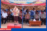 Yovita Dewi Suriany, saat membuka secara resmi kegiatan perkemahan tingkat cabang di Kecamatan Sano Nggoang.