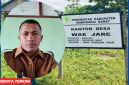 Ahmad Suhardi, Sekretaris Desa Wae Jare.