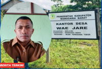 Ahmad Suhardi, Sekretaris Desa Wae Jare.