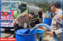 Krisis Air Bersih Pasca Gempa, Polres Mabar Distribusikan 20.000 Ribu Liter Air di Komodo.