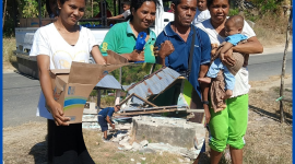Siprianus Jedeo, seorang pria yang penyandang Disabilitas yang rela berbagi kasih kepada warga yang terdampak gempa di Kecamatan Lamba Leda Utara.