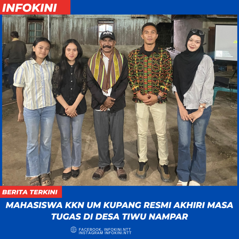 Muhamad Sutar, Kepala Desa Tiwu Nampar bersama Mahasiswa KKN UM Kupang.