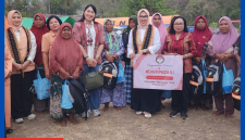DWP Pusat dan Ketua DWP NTT, Sambangi Warga Dampak Gempa di Manggarai Timur.
